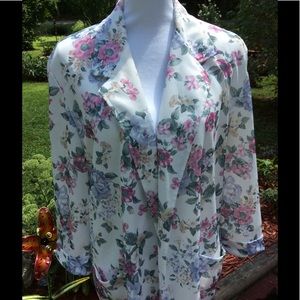 Village Fair Vintage flowered blazer with rolled sleeve